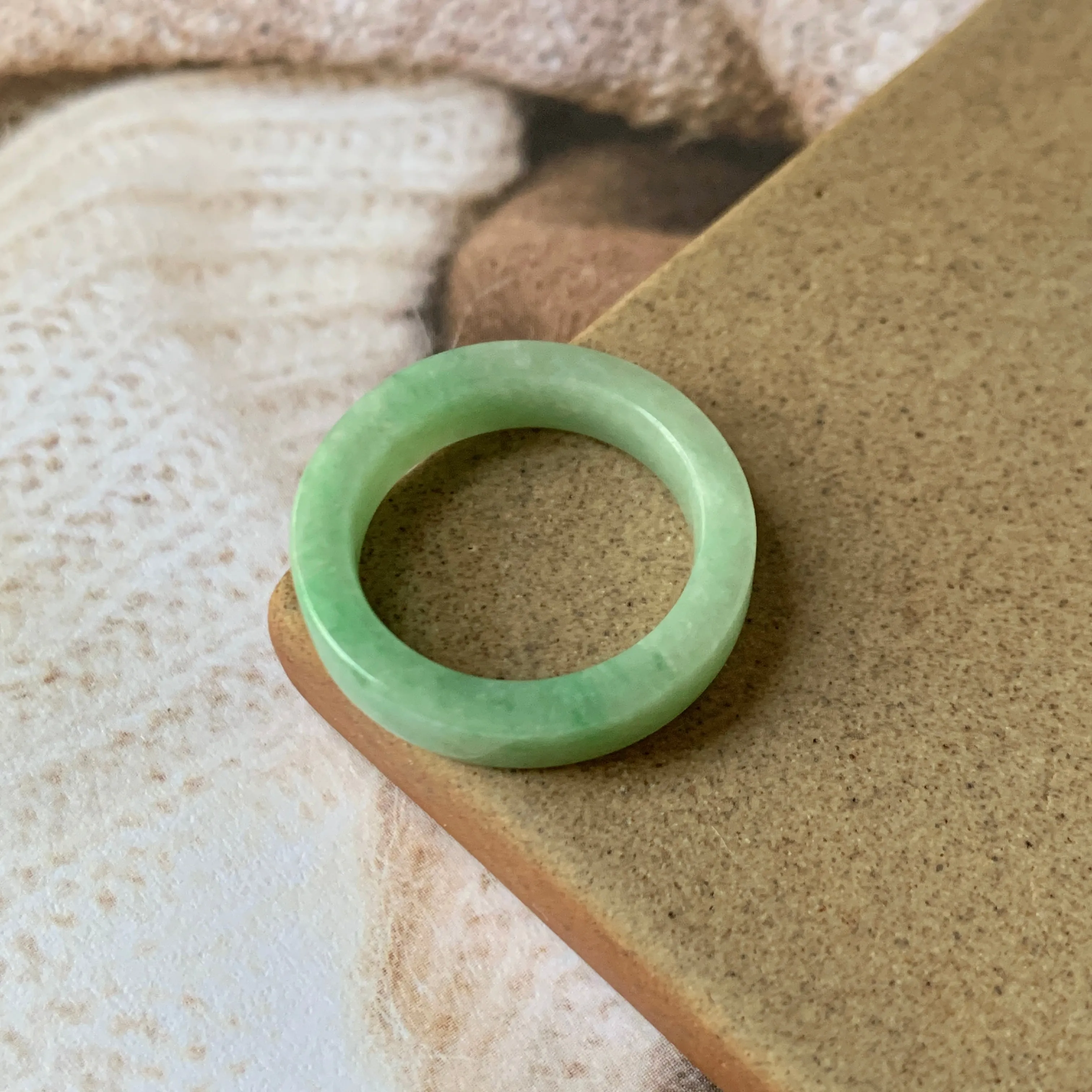 17mm A-Grade Natural Moss On Snow Jadeite Ring Band No.162124