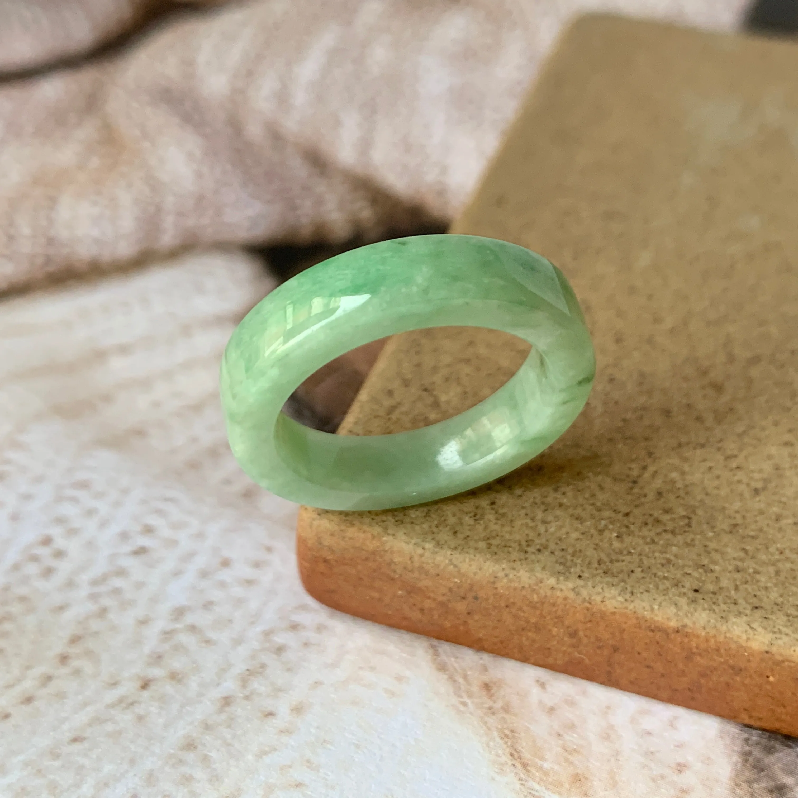 17mm A-Grade Natural Moss On Snow Jadeite Ring Band No.162124