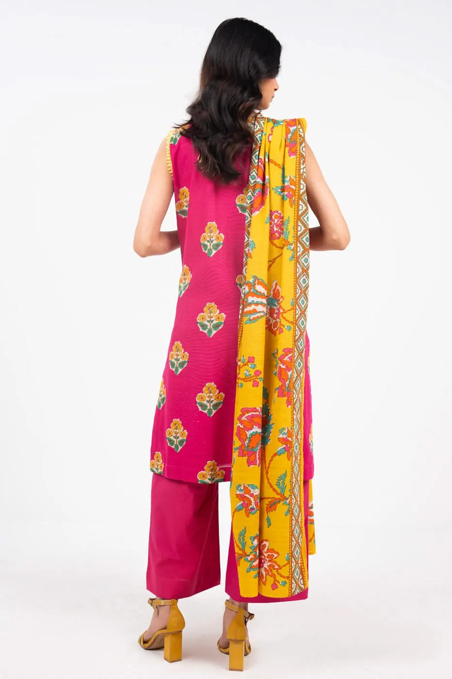 3 Piece Printed Khaddar Suit With Light Khaddar Dupatta