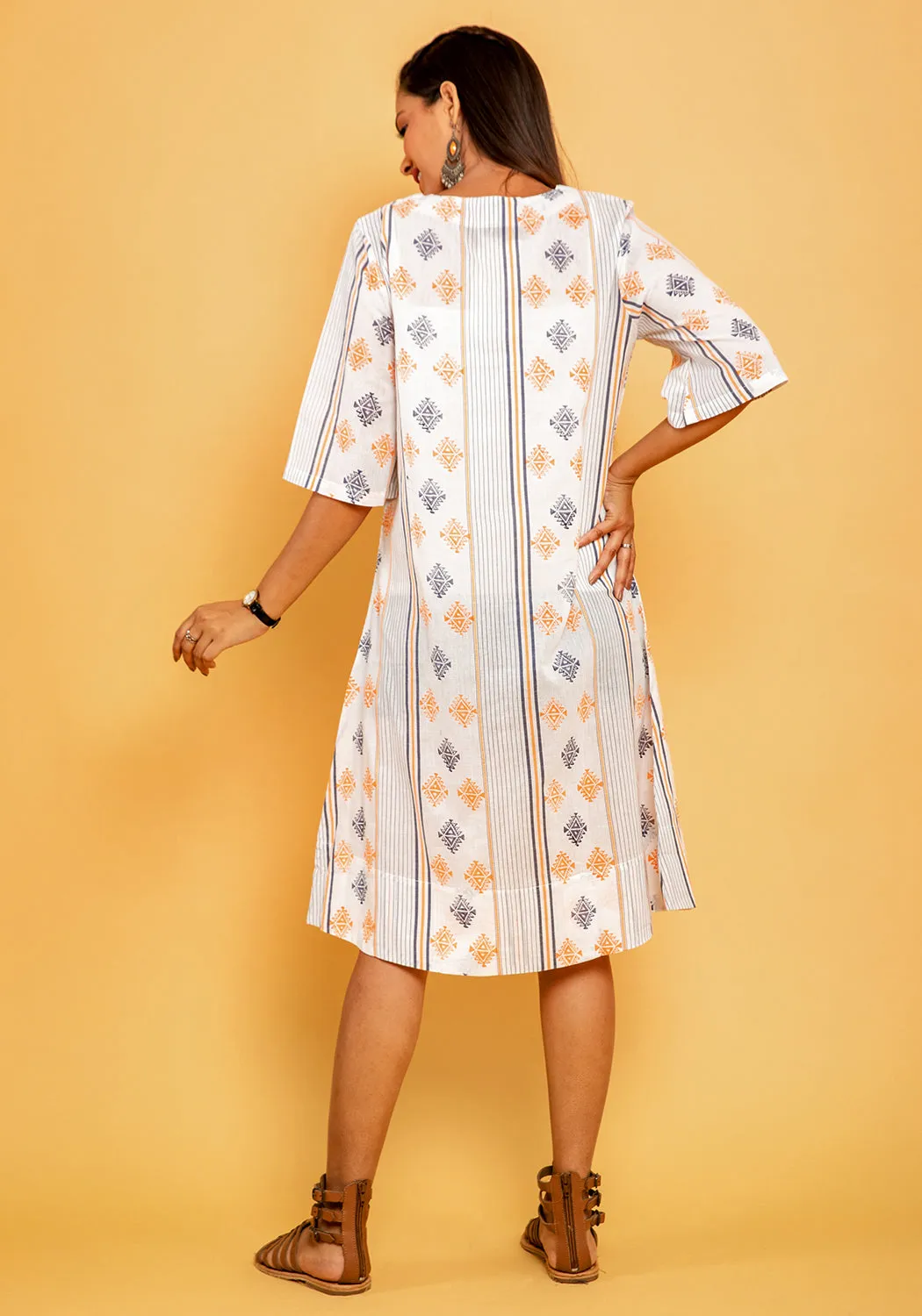 Burr Mallow Knee-Length Shift Dress