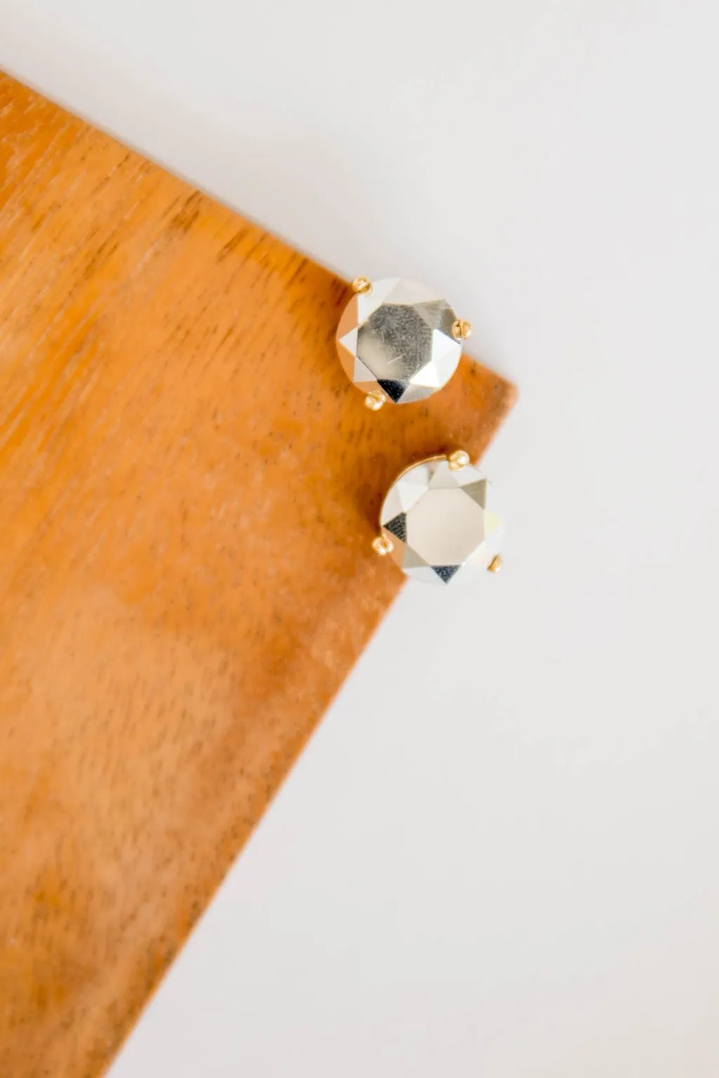 Circular Gemstones Stud Earrings