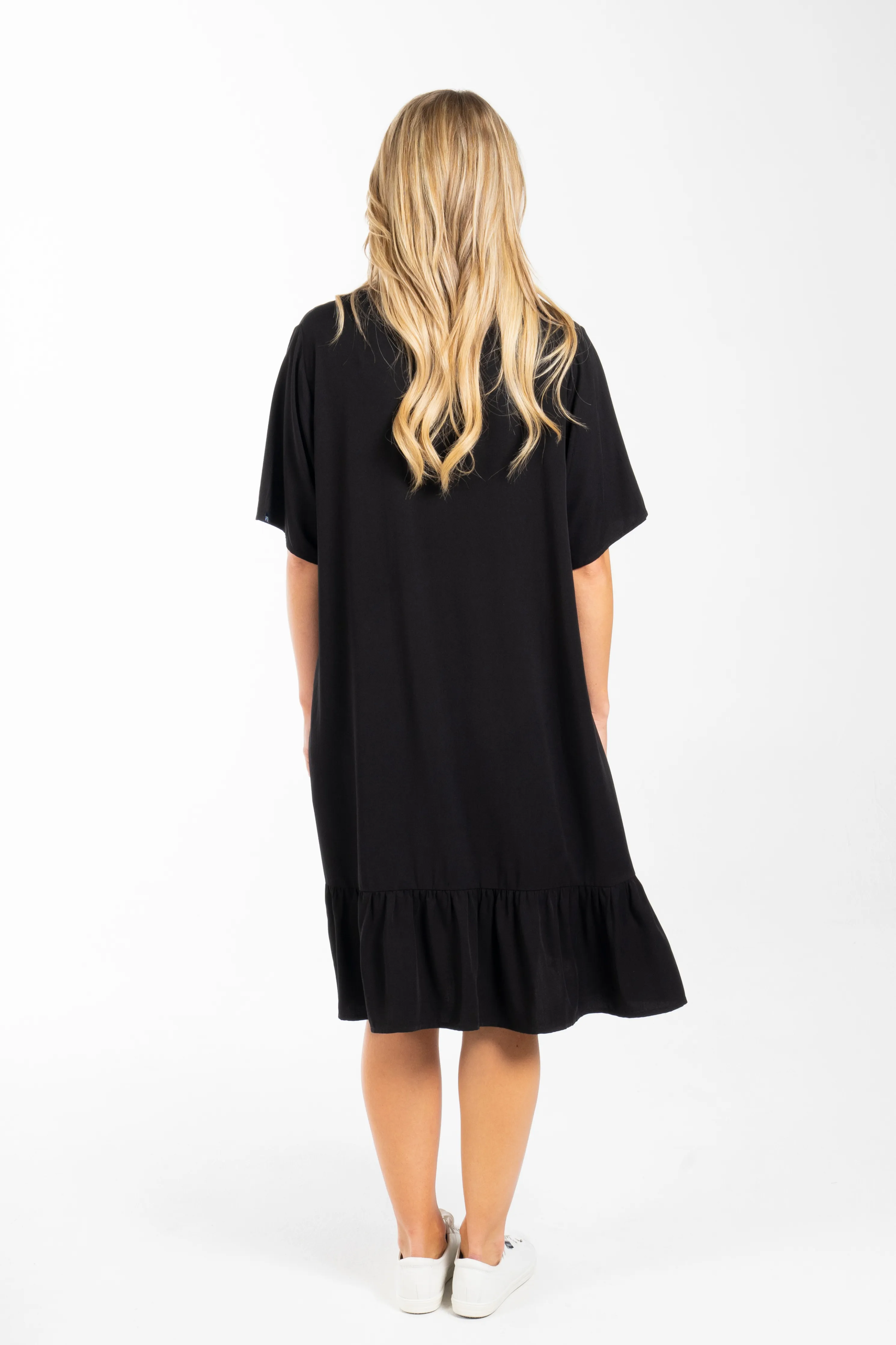 FINAL SALE Short Sleeve Flare Dress in Black