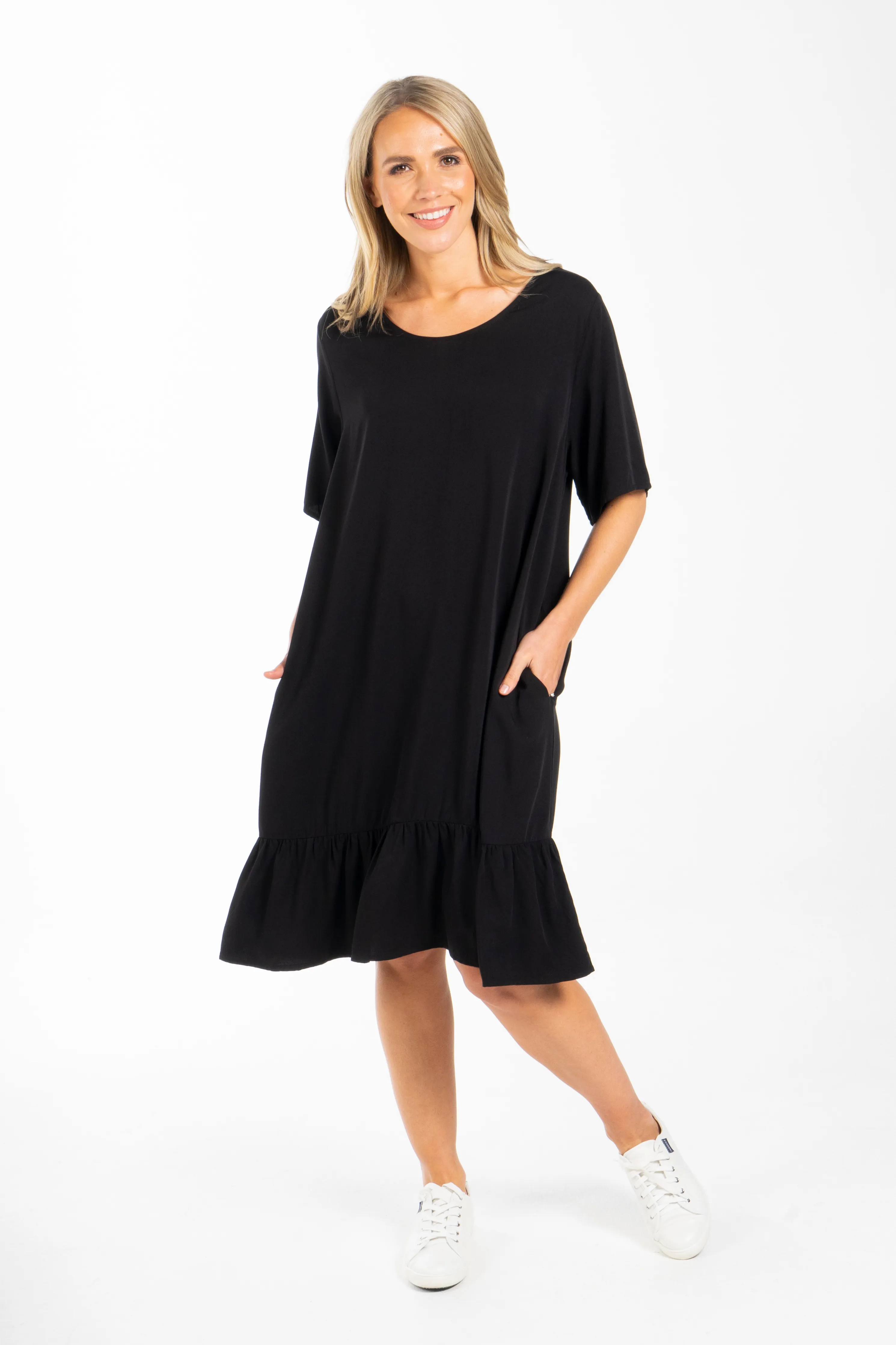 FINAL SALE Short Sleeve Flare Dress in Black