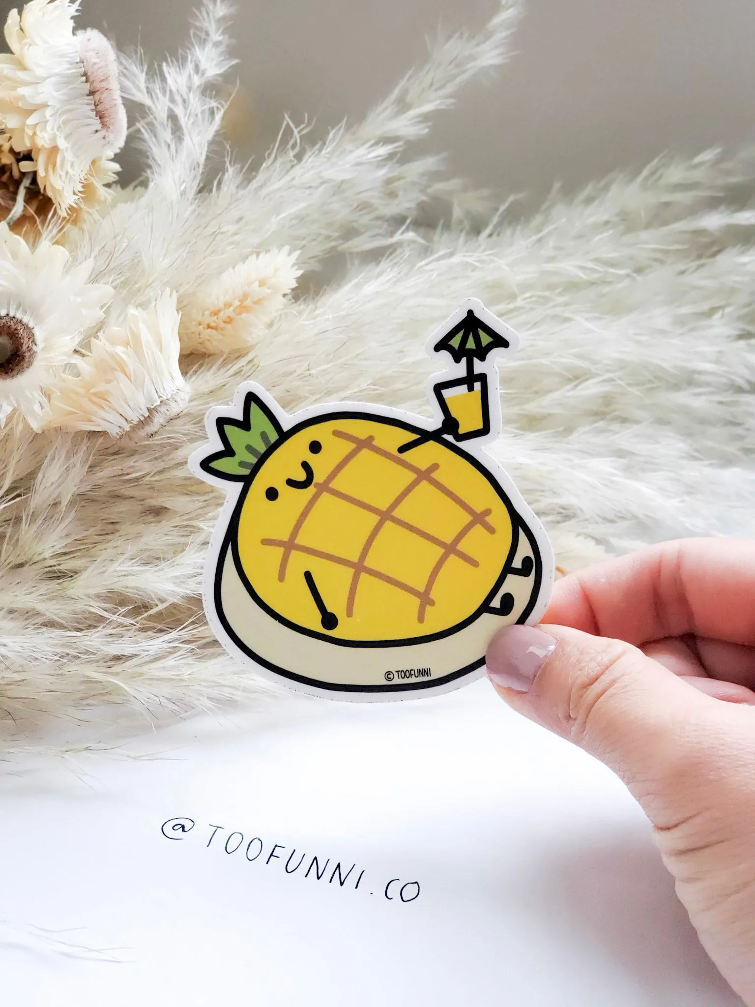 PINEAPPLE BUN / FLOATIE - Vinyl Sticker