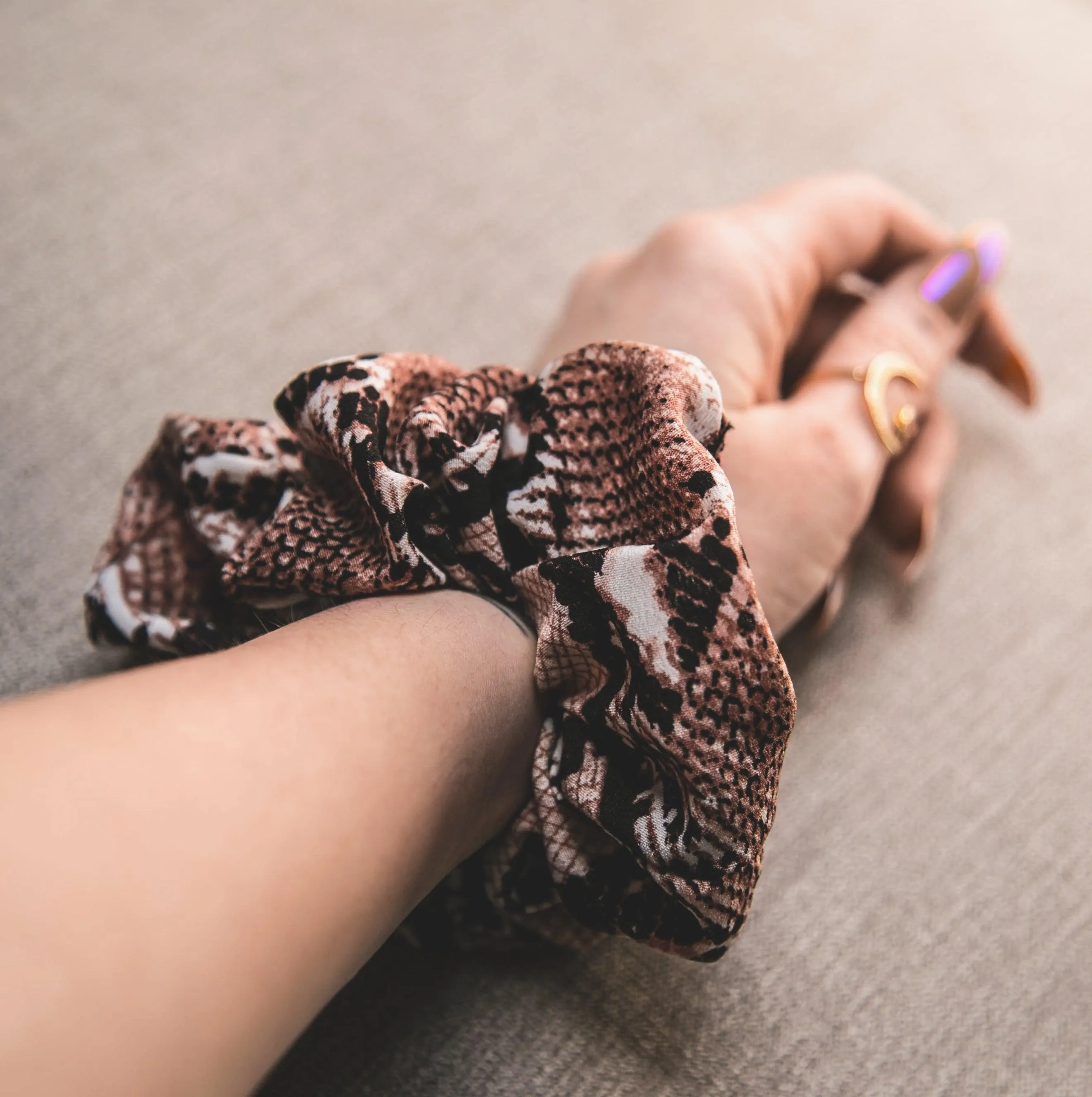 Zuri Snakeprint Scrunchie - Natural