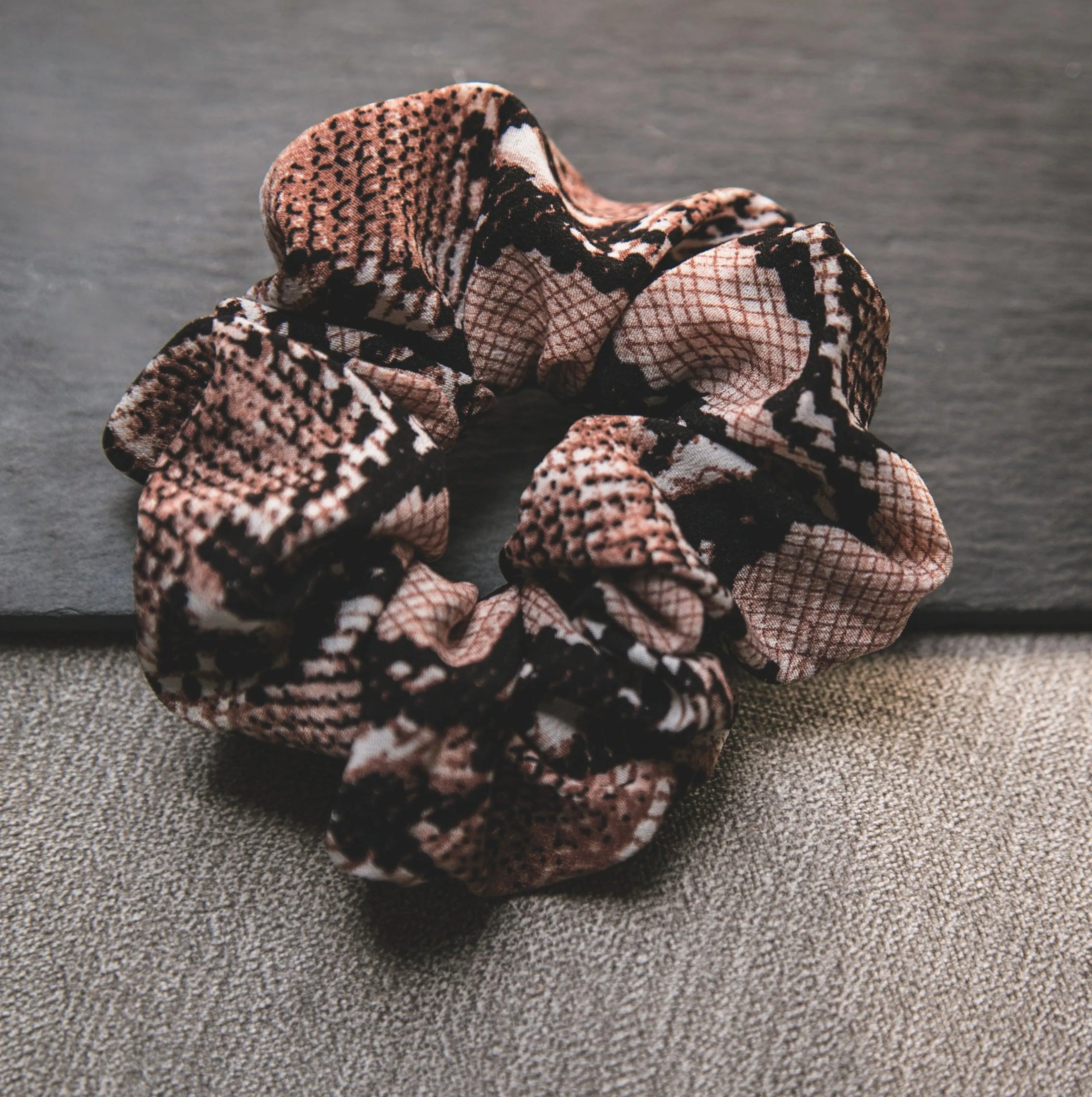 Zuri Snakeprint Scrunchie - Natural